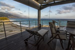 Feel the Sea Breeze at Gonis Aparment at South Crete